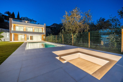 4 Bedroom Detached Villa in La Capellania - Image 5