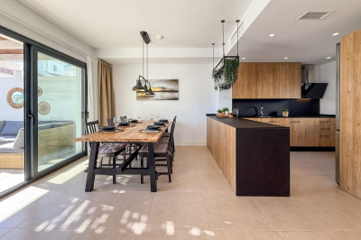 3 Bedroom Townhouse in El Paraiso - Image 2