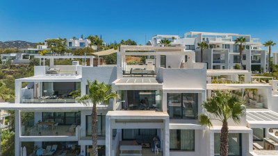2 Bedroom Penthouse Duplex in Benahavís - Image 1