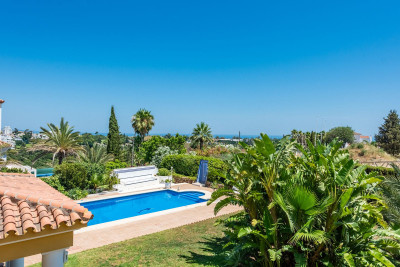 5 Bedroom Detached Villa in Atalaya - Image 2