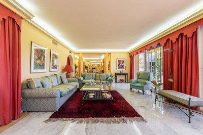 5 Bedroom Detached Villa in Atalaya - Image 4