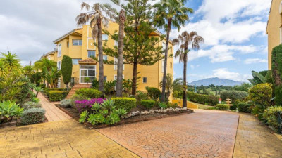 3 Bedroom Penthouse in Bel Air - Image 1