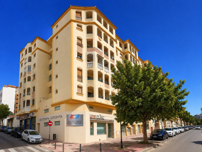 3 Bedroom Middle Floor Apartment in Marbella - Image 1