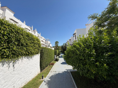 2 Bedroom Ground Floor Apartment in Selwo - Image 1