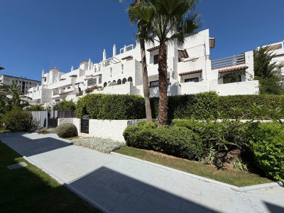 2 Bedroom Ground Floor Apartment in Selwo - Image 4