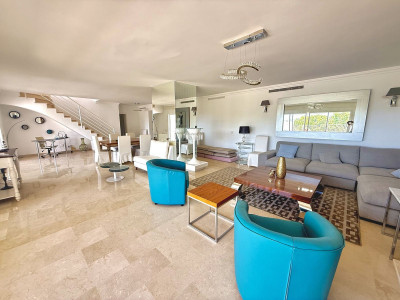 5 Bedroom Penthouse in Marbella - Image 2