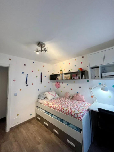 3 Bedroom Middle Floor Apartment in Marbella - Image 3