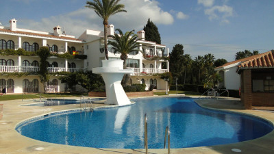 2 Bedroom Middle Floor Apartment in Riviera del Sol