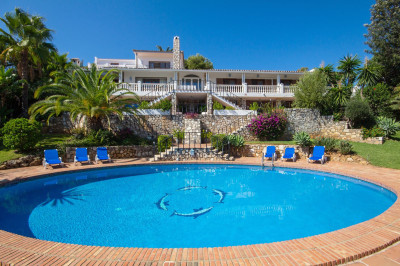 7 Bedroom Detached Villa in Mijas Costa - Image 2