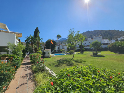 3 Bedroom Townhouse in Benahavís - Image 2