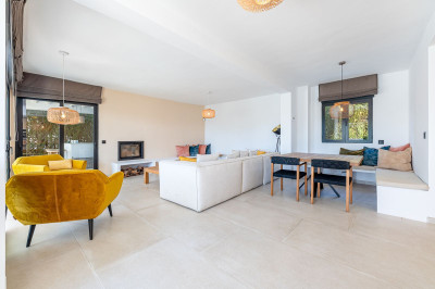 4 Bedroom Detached Villa in Calahonda - Image 4
