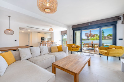 4 Bedroom Detached Villa in Calahonda - Image 5