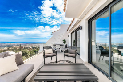 3 Bedroom Semi-Detached House in Marbella - Image 3