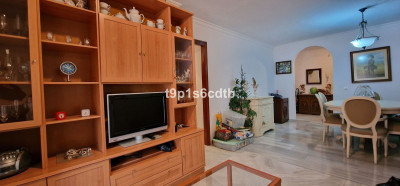 3 Bedroom Middle Floor Apartment in San Pedro de Alcántara - Image 4