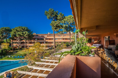 2 Bedroom Middle Floor Apartment in Elviria - Image 2
