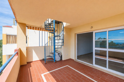 2 Bedroom Penthouse in El Paraiso - Image 4