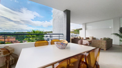 3 Bedroom Middle Floor Apartment in Casares - Image 2