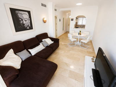 2 Bedroom Penthouse in Nueva Andalucía - Image 2