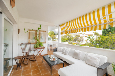 3 Bedroom Middle Floor Apartment in The Golden Mile - Image 3
