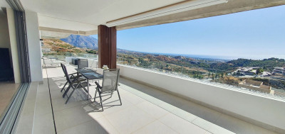 3 Bedroom Middle Floor Apartment in La Quinta - Image 1