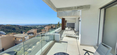 3 Bedroom Middle Floor Apartment in La Quinta - Image 5