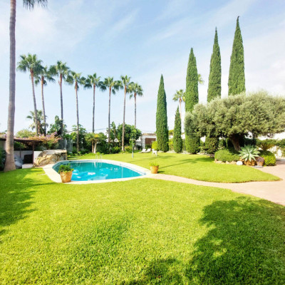 8 Bedroom Detached Villa in Benalmadena Costa - Image 1