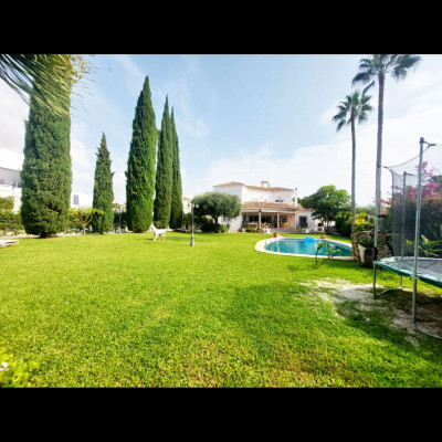 8 Bedroom Detached Villa in Benalmadena Costa - Image 2