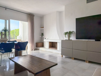 3 Bedroom Middle Floor Apartment in Cabopino - Image 3