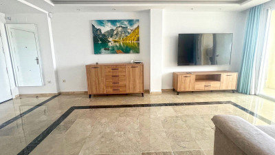3 Bedroom Middle Floor Apartment in Marbella - Image 4
