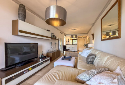 2 Bedroom Middle Floor Apartment in La Cala de Mijas - Image 5