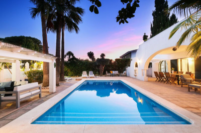 4 Bedroom Detached Villa in Marbella - Image 2