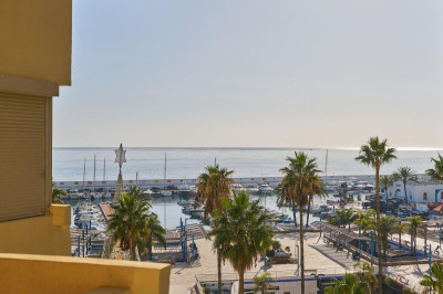 2 Bedroom Middle Floor Apartment in Marbella - Image 2