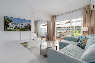 1 Bedroom Middle Floor Apartment in The Golden Mile