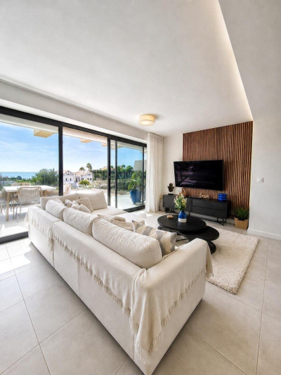 3 Bedroom Middle Floor Apartment in Selwo - Image 5