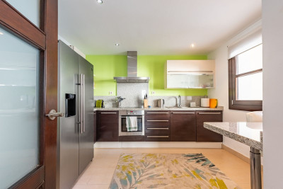 4 Bedroom Semi-Detached House in Benahavís - Image 4