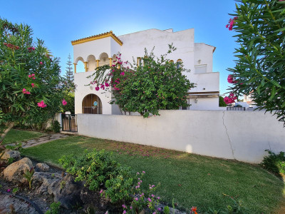 3 Bedroom Semi-Detached House in Casares Playa