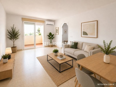 2 Bedroom Top Floor Apartment in San Luis de Sabinillas - Image 2