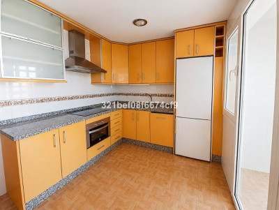 2 Bedroom Top Floor Apartment in San Luis de Sabinillas - Image 4