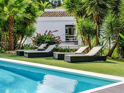 5 Bedroom Detached Villa in El Rosario - Image 1
