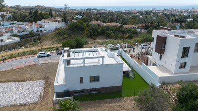 4 Bedroom Detached Villa in Mijas - Image 4