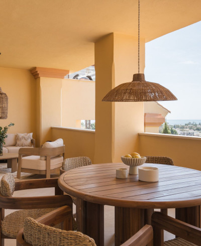 3 Bedroom Middle Floor Apartment in Nueva Andalucía - Image 2