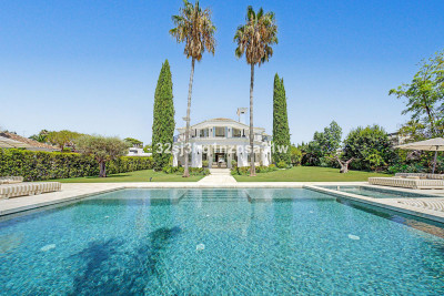 5 Bedroom Detached Villa in Nueva Andalucía - Image 1