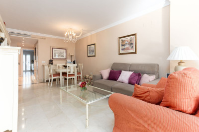 2 Bedroom Middle Floor Apartment in San Pedro de Alcántara - Image 4