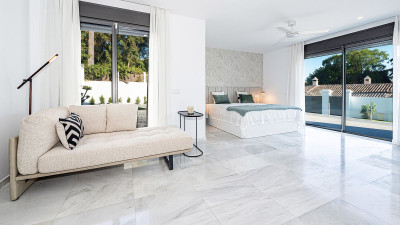 5 Bedroom Detached Villa in Marbella - Image 5