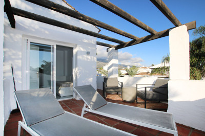 3 Bedroom Penthouse Duplex in Nueva Andalucía - Image 4