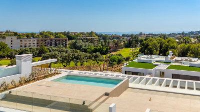 2 Bedroom Penthouse in Marbella - Image 5