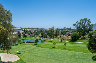 4 Bedroom Penthouse Duplex in Guadalmina Alta - Image 1