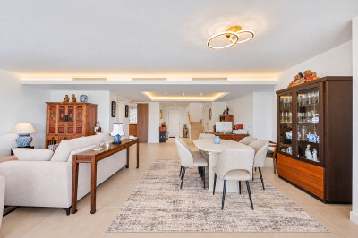4 Bedroom Penthouse Duplex in Guadalmina Alta - Image 2