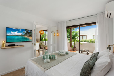 1 Bedroom Top Floor Apartment in New Golden Mile