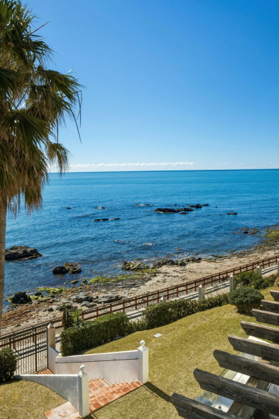 3 Bedroom Penthouse in Calahonda - Image 5